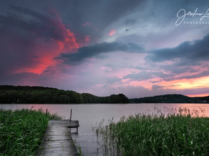 Zachód słońca nad jeziorem, Kaszuby, Polska