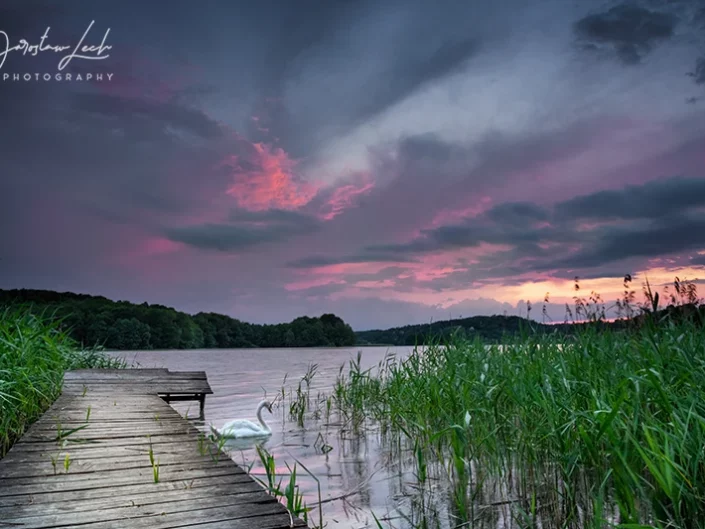 Zachód słońca nad jeziorem, Kaszuby, Polska